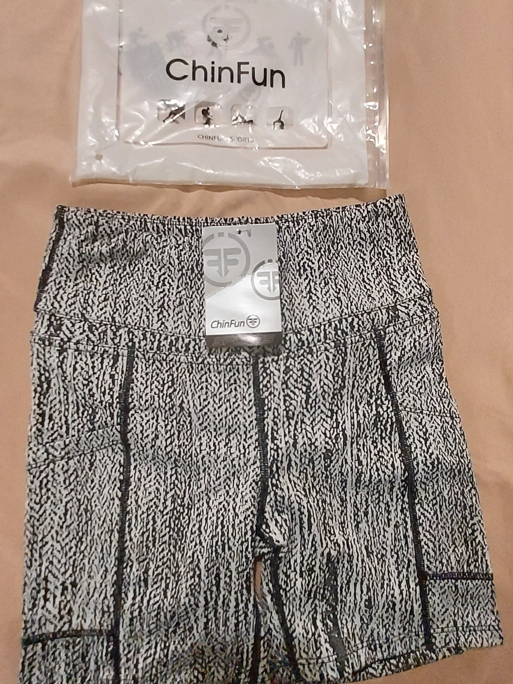 ChinFun Black & White High-Waist Athletic Shorts XS